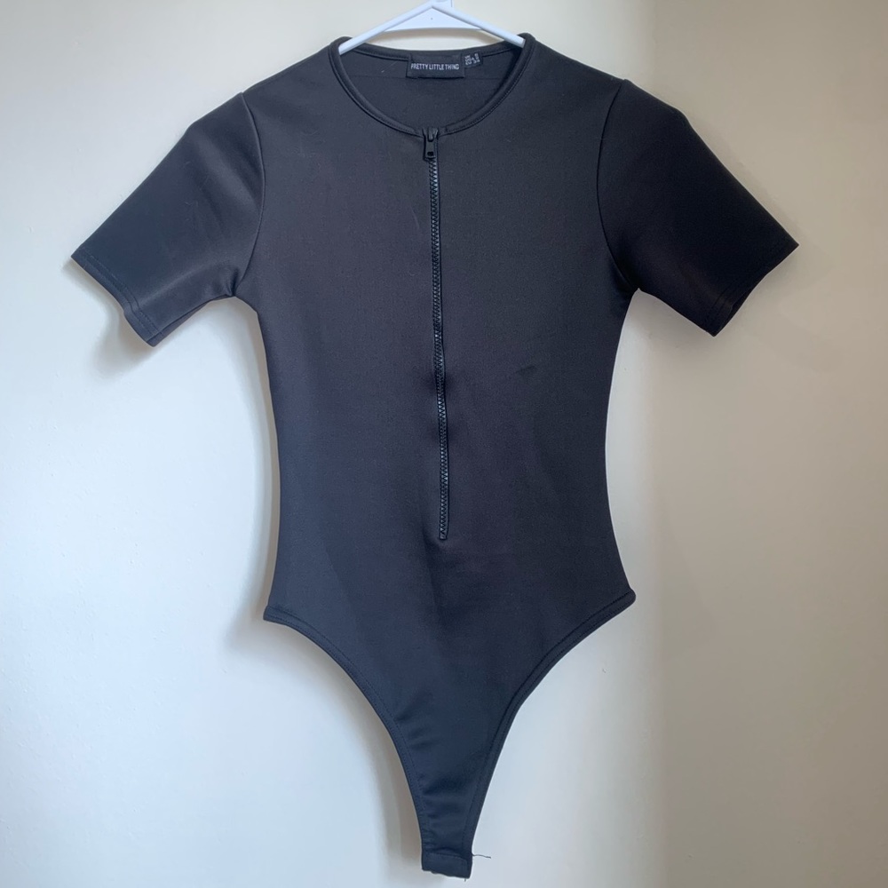 PRETTYLITTLETHING BLACK BODYSUIT